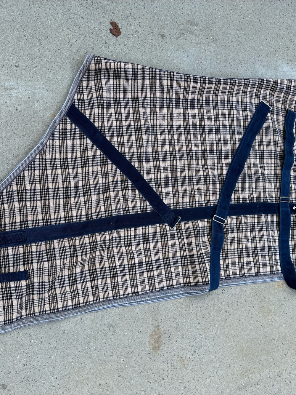 BAKER’S original stable blanket plaid Beige Plaid w/ Navy Trim size 74 used